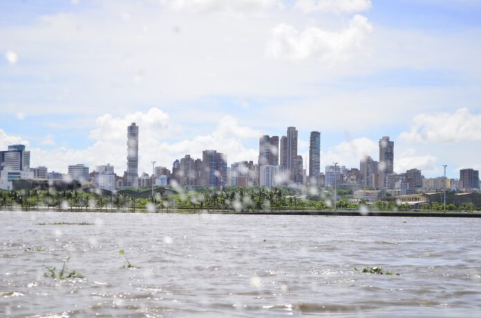 A BARRANQUILLA DESDE EL RIO