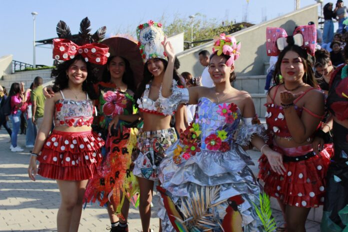 A A DESFILE