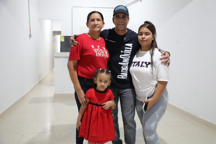 A A ALEX CON FAMILIAS