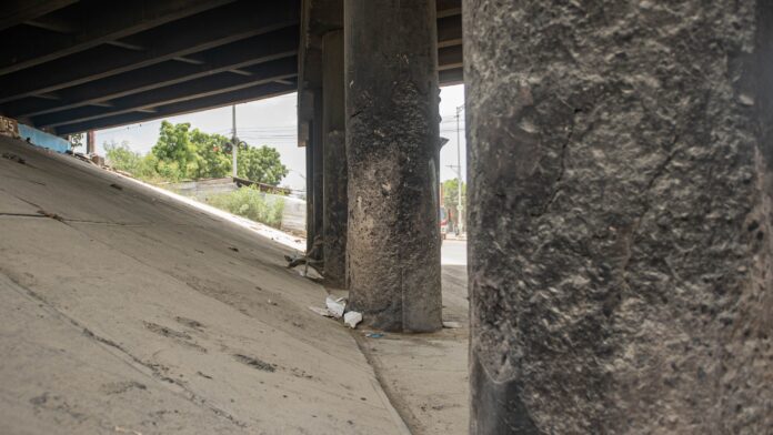 A A AASI ESTA EL PUENTE