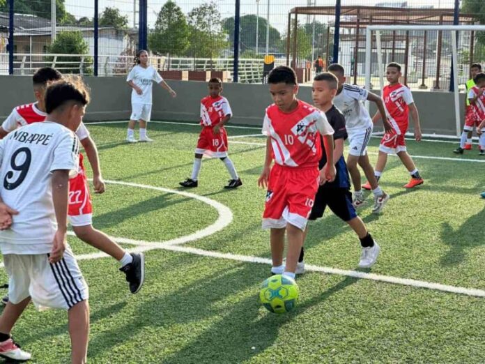 A A A CLUBES DEPORTIVOS