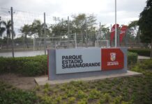En servicio moderno complejo deportivo en Sabanagrande